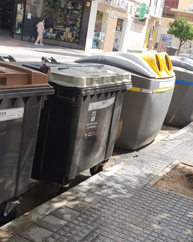 ✅ Seguimos trabajando por una Málaga más limpia y cuidada. En esta ocasión, nuestros operarios han realizado labores de limpieza en distintos puntos de la ciudad:

👉🏼 Minihidro en C/ Venegas 
👉🏼 Minihidro en C/ Virgen de la Esperanza
👉🏼 Minihidro en C/ Sofocles

Desde Limpieza