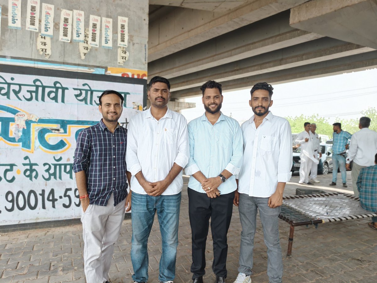 Devendra singh Rathore (@devsarathore007) on Twitter photo आज कंप्यूटर अनुदेशक टीम फलोदी द्वारा शिक्षा मंत्री<a href="/madandilawar/">Madan Dilawar</a> जी से मुलाकात करी और #कंप्यूटर_अनुदेशकों का #कैडर_विस्तार और #वेतन_विसंगति का मांग पत्र मंत्री जी को सौंपा मंत्री जी ने बोला आपका मामला संज्ञान में है जल्द कार्यवाही का भरोसा दिया l आज कंप्यूटर अनुदेशक टीम फलोदी द्वारा शिक्षा मंत्री<a href="/madandilawar/">Madan Dilawar</a> जी से मुलाकात करी और #कंप्यूटर_अनुदेशकों का #कैडर_विस्तार और #वेतन_विसंगति का मांग पत्र मंत्री जी को सौंपा मंत्री जी ने बोला आपका मामला संज्ञान में है जल्द कार्यवाही का भरोसा दिया l