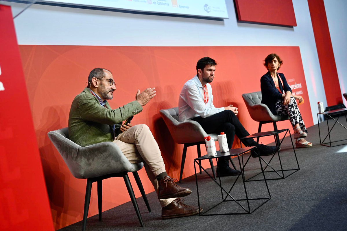 SIL Barcelona (@silbarcelona) on Twitter photo Seguimos avanzando en la jornada con un tema clave en la actualidad: Supply Chain. Contamos con la visión y experiencia de dos grandes referentes en el sector: Enric Escalé (<a href="/sdggroupspain/">SDG Group España</a>) y Pilar Hernández de Slim Stock. 🌐✨ ¡Una oportunidad única para aprender de los mejores! Seguimos avanzando en la jornada con un tema clave en la actualidad: Supply Chain. Contamos con la visión y experiencia de dos grandes referentes en el sector: Enric Escalé (<a href="/sdggroupspain/">SDG Group España</a>) y Pilar Hernández de Slim Stock. 🌐✨ ¡Una oportunidad única para aprender de los mejores!