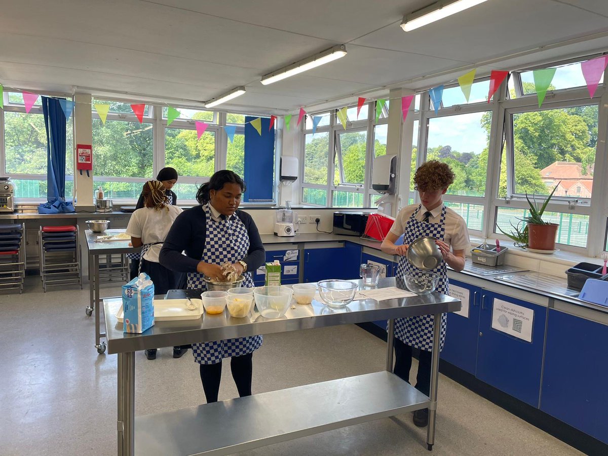 Thank you to our Food Technology and RE Department for delivering the a great workshop as part of our Refugee Week celebrations. The workshop centred around ‘breaking bread’ from around the world.