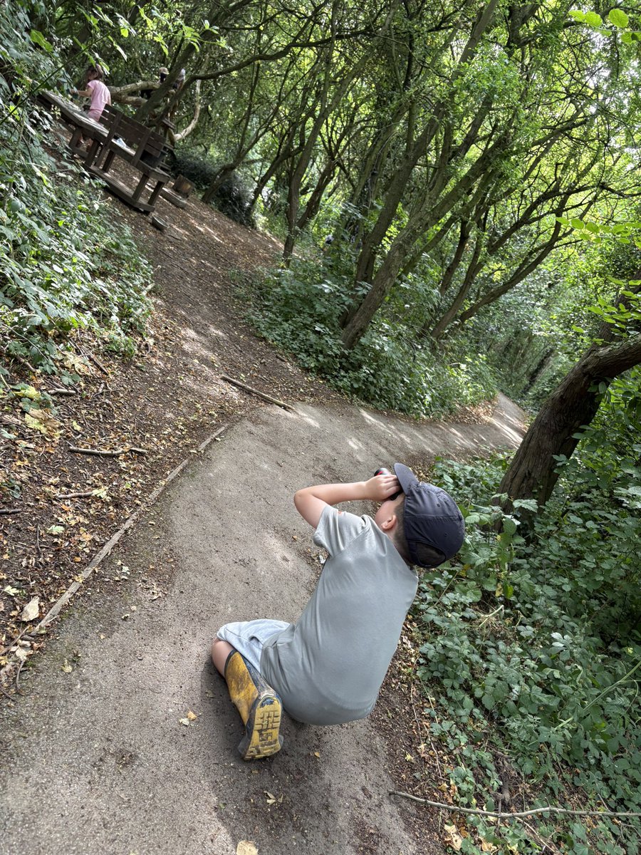 We’ve enjoying exploring and clearing our own woodland today <a href="/AlthorpeKeadby/">Althorpe and Keadby Primary School</a> <a href="/MrsNoble9/">Mrs_Noble</a>