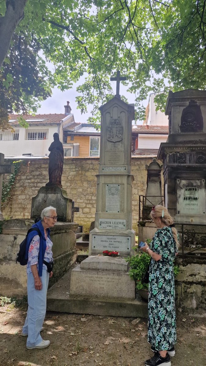 sochanska's tweet image. 🇵🇱🇫🇷 Polish Graves at Montmartre Cemetery. 🕯️This resting place, known for its artistic and literary legends, is also home to many notable🇵🇱figures who found refuge, inspiration, or exile in Paris @PLenFrance @Polska @moscicka_dendys