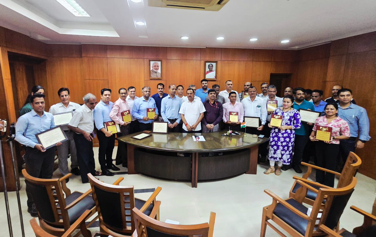 Nilkant Halarnkar (@nilkanthalarnk1) on Twitter photo I am pleased that our Inspectorate of Factories and Boilers has undertaken a yeoman service by cooperating with one of the best NGOs in the State ' Street providence' with a mission of ' Ending hunger and Homelessness'. I am pleased that our Inspectorate of Factories and Boilers has undertaken a yeoman service by cooperating with one of the best NGOs in the State ' Street providence' with a mission of ' Ending hunger and Homelessness'.
