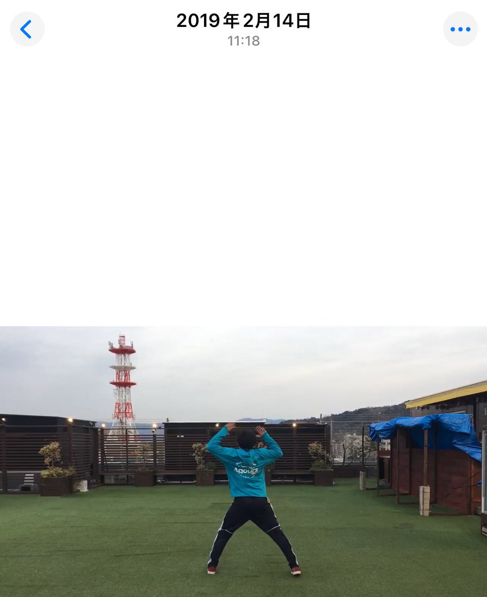 traintoma38801's tweet photo. Aqours最後だし、過去に自分の動画をかなり見ていただいてた方も多かったと思うので、唯一表に出して無かった動画を出します🙌
2019年にBrightest Melodyをラクーンで踊った時のやつです！
振りも全部まだ公開されてないので所々アレンジしてたのが懐かしい笑
良かったらいいね、RT等お願い致します🙇‍♂️ https://t.co/0lKm1Mc7f6