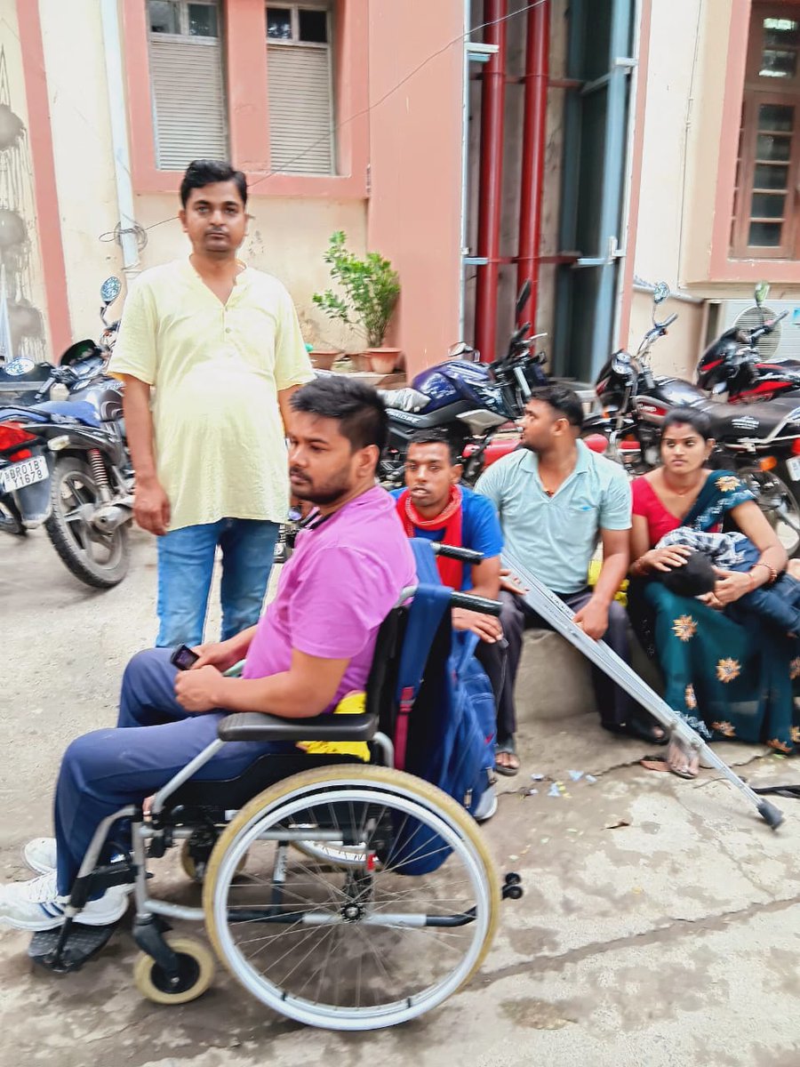 amitkvikram's tweet image. वर्तमान स्थानांतरण प्रक्रिया से असंतुष्ट दिव्यांग, असाध्य रोगों से ग्रसित शिक्षक/शिक्षिकाओं के समस्याओं के निराकरण हेतु प्रयासरत
#स्थानांतरण