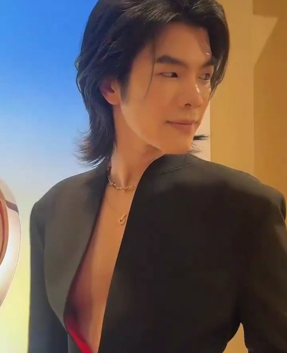 MILE PHAKPHUM OMG SIR

• #bvlgaricentralchidlomxmile - #milephakphum •