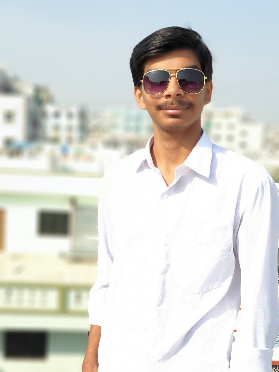 cm_youngistan's tweet photo. 🌄 Sky above me, 🌍 Earth below me, 🔥Fire within me 😎
.
.
.
#CM 👑 https://t.co/IbcUV2eMWx