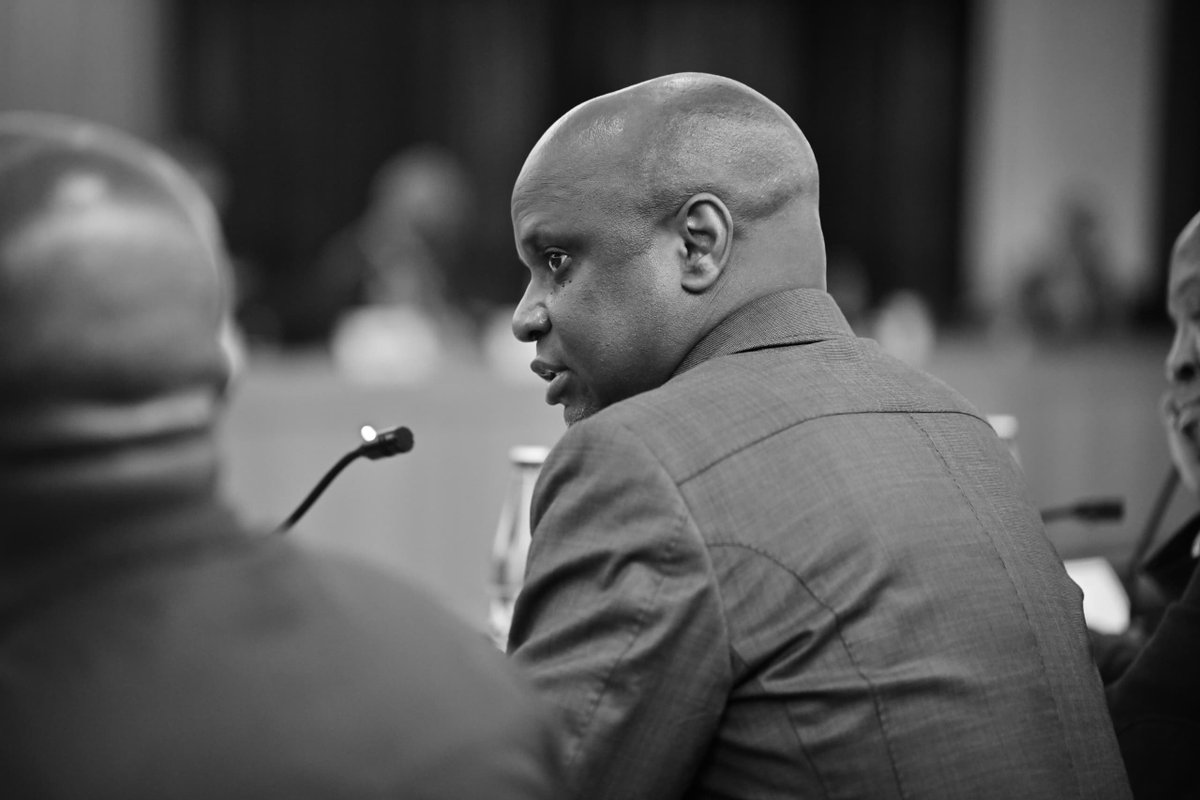 ECA_OFFICIAL's tweet image. At @ECA_OFFICIAL&apos;s Q2 Accountability &amp;amp; Programme Performance Review Meeting (APPRM), Robert Lisinge shared: progress on data governance in Burundi &amp;amp; DRC; feasibility of EV hubs along the Dodoma–Dar SGR; Road &amp;amp; Renewable Energy project tools (PIERS, ARTCOMS, ROAR). #IdeasToAction