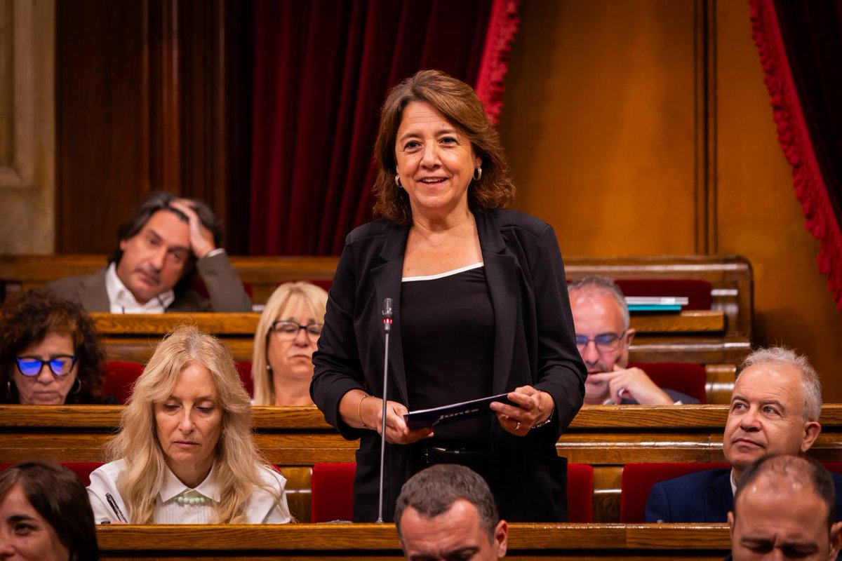 Junts demana que el Govern retiri els vals escolars amb errades ortogràfiques i que faci un nou enviament. 

El grup parlamentari registra la petició de compareixença de la Directora General d’Atenció a la Família i Comunitat Educativa perquè doni les explicacions oportunes.

➕