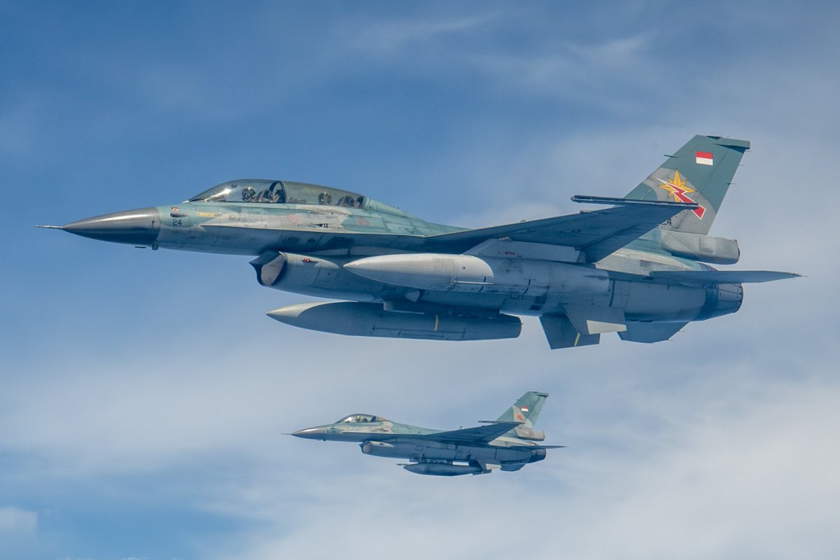 Indonesia tidak punya senjata rahasia 😭, memang kenyataannya pahit, dan untuk kalian yang memang "baru" dalam mengamati dunia militer, saya akan buat lebih pahit lagi. Misal kalian lihat di Wikipedia, Indonesia punya 30-sekian jet tempur F-16, itu tidak semuanya siap tempur 😭.