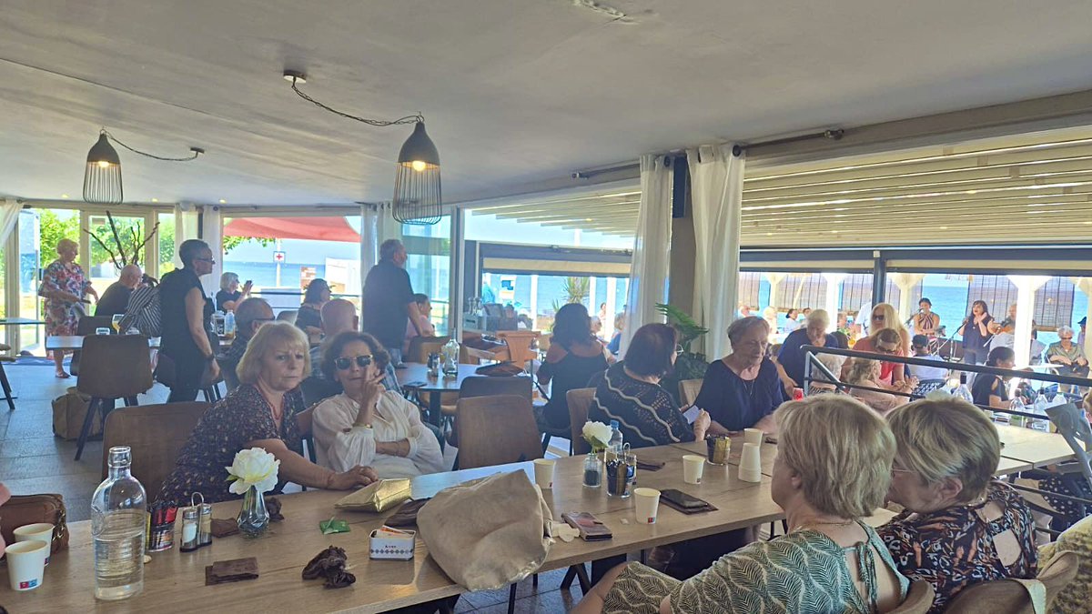 [ CCAS : Déjeuner annuel des séniors ] 🫂🍽️🎶

Près de 120 de nos séniors cortenais ont répondu à l’invitation au déjeuner organisé en leur honneur par le CCAS de Corte. 
Un agréable moment de convivialité clôturé par une animation musicale. 
À l’année prochaine !👋🏼