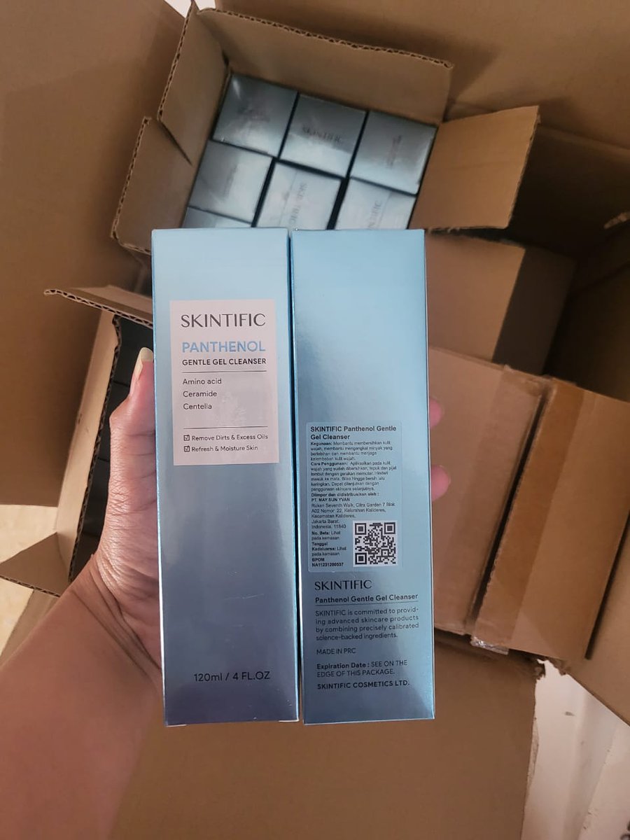 uarmyaiss's tweet photo. @0_0ishi Face wash skintific cuma 55k harga normal nya  90k an, reject dus aja ya isinya aman,masih baru dan segel orii ya no kw kw club, yang mau bisa co oren ya nnti ku drop link nya. https://t.co/1hdeH3Rdz5