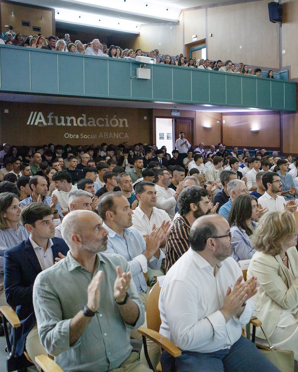 ¡Enhorabuena al alumnado del Colegio Hogar Afundación por su reciente graduación!

Termináis una etapa importante llena de retos y aprendizajes que os han hecho crecer.

Ha sido todo un orgullo acompañaros en este viaje, ¡os deseamos lo mejor para las aventuras del futuro! 💙
