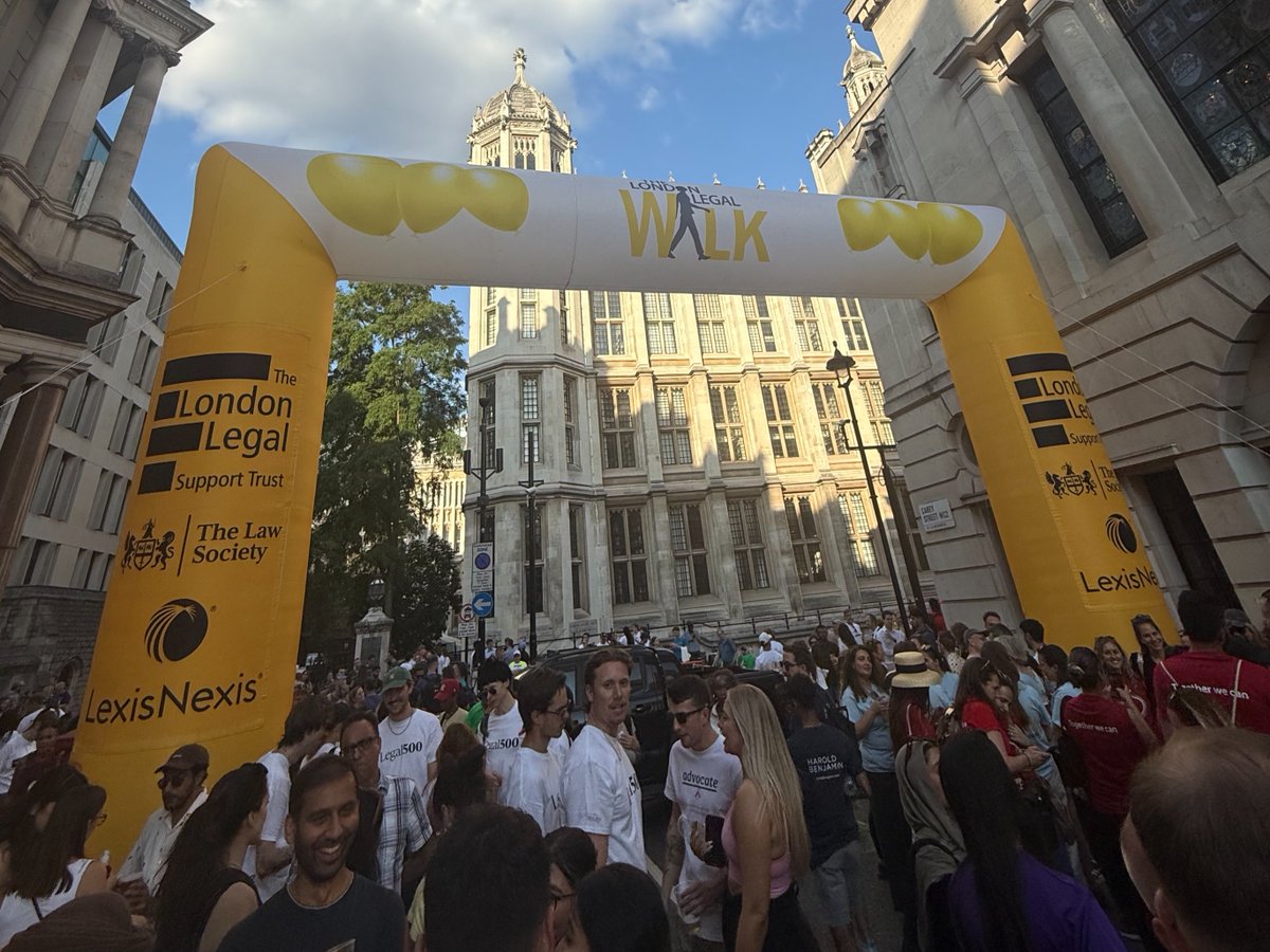 WeAreOpenreach's tweet image. Case closed! 📜

Our legal team joined the #LondonLegalWalk, raising funds for free legal advice charities. With the sun shining, they walked over 10km, supporting a great cause 🚶‍♀️

Kudos to Bella, Luke, Frederic, Paul, and Cecile! Enjoy those well-deserved drinks 🥳