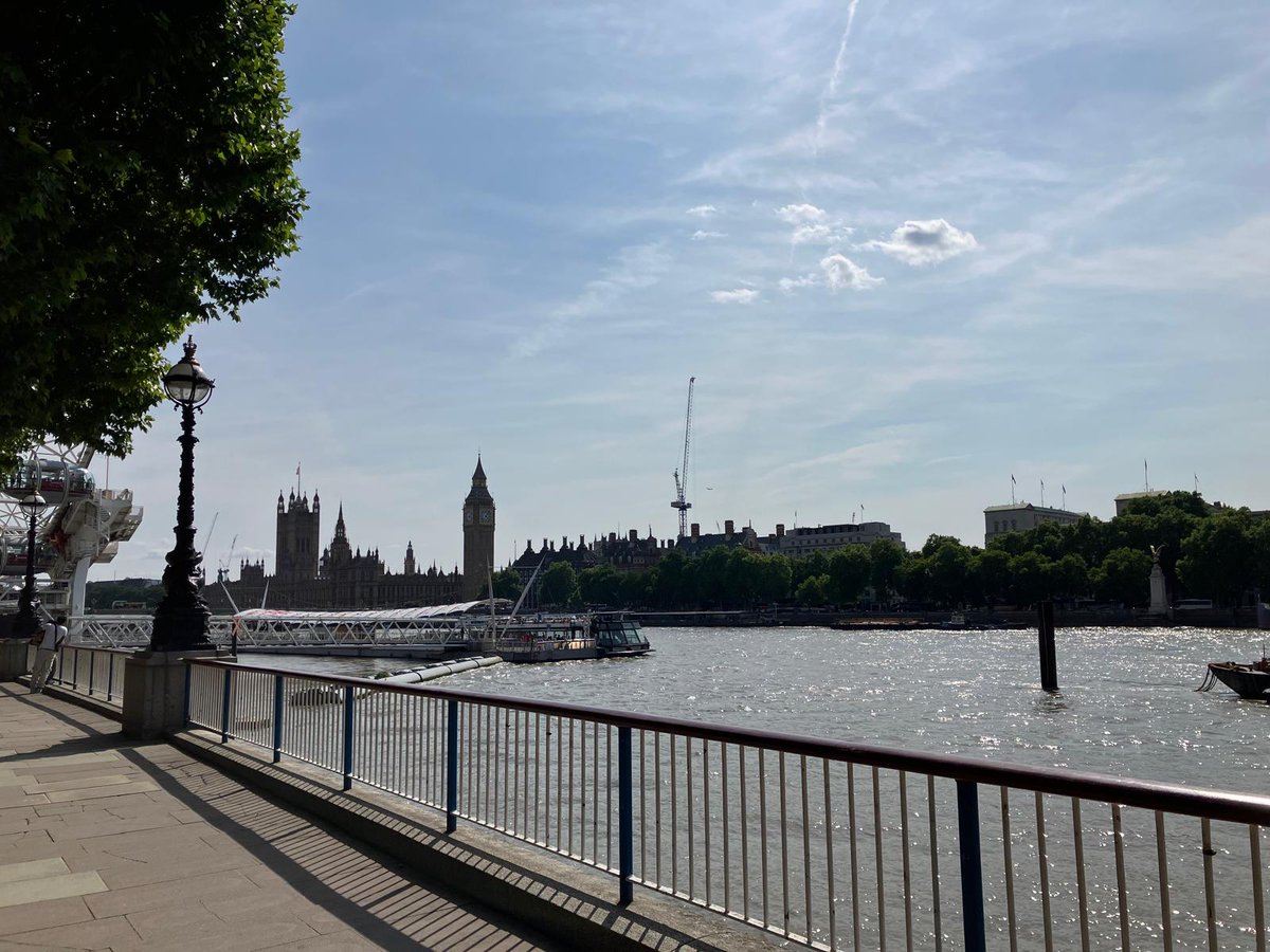 WeAreOpenreach's tweet image. Case closed! 📜

Our legal team joined the #LondonLegalWalk, raising funds for free legal advice charities. With the sun shining, they walked over 10km, supporting a great cause 🚶‍♀️

Kudos to Bella, Luke, Frederic, Paul, and Cecile! Enjoy those well-deserved drinks 🥳