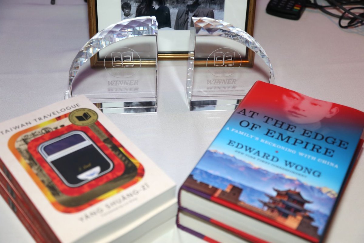 China Books Review (@chinabksreview) on Twitter photo Some pictures from the awards ceremony for the inaugural Baifang Schell Book Prize, held at <a href="/AsiaSocietyNY/">Asia Society NY</a> earlier this week. Watch the video: chinabooksreview.com/2025/06/19/cer⦠Some pictures from the awards ceremony for the inaugural Baifang Schell Book Prize, held at <a href="/AsiaSocietyNY/">Asia Society NY</a> earlier this week. Watch the video: chinabooksreview.com/2025/06/19/cerā¦