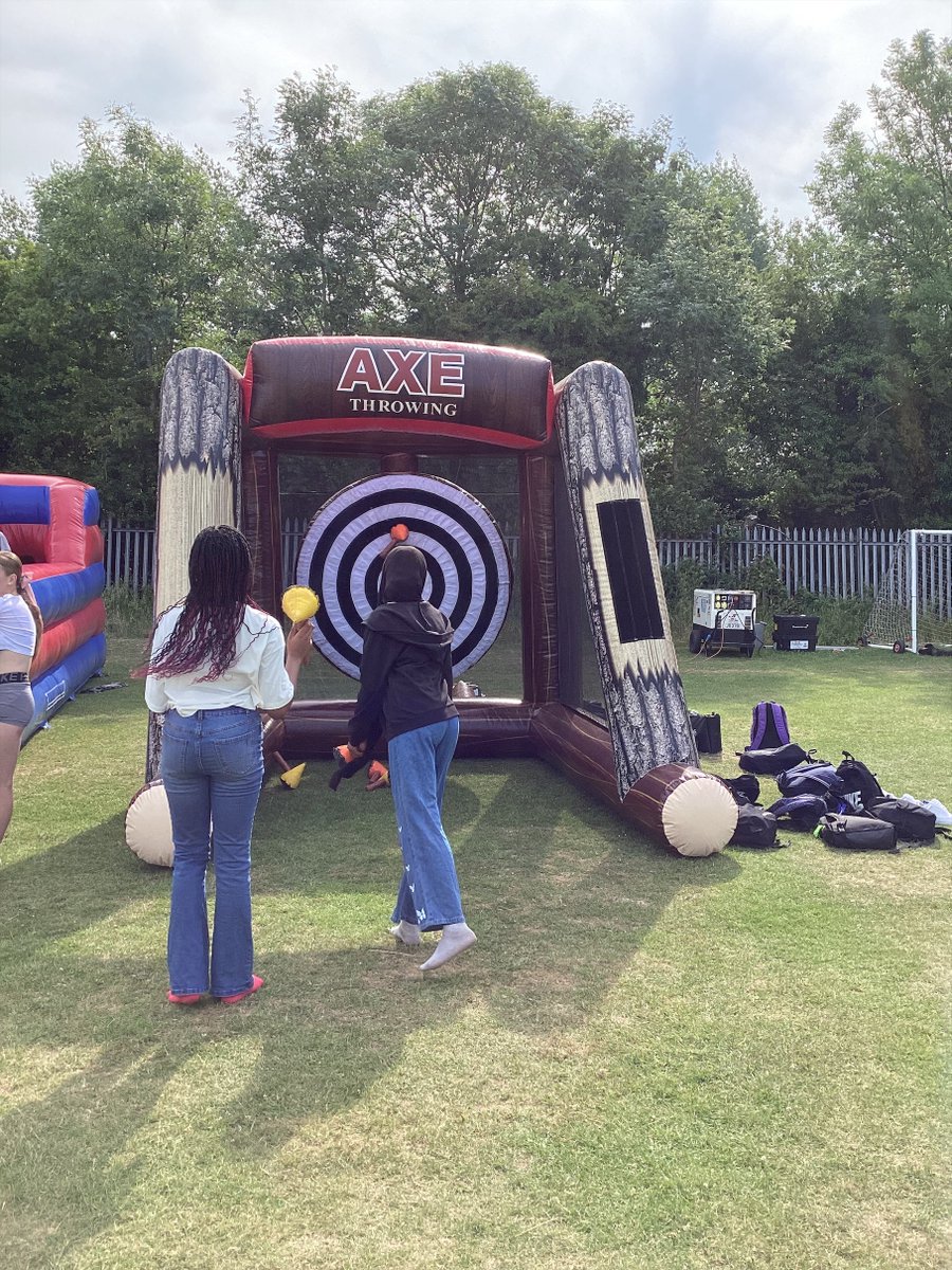 🎉 Our attendance inflatable rewards are in full swing today and the students are having an absolute blast! 🏰😁 Great to see so many smiles as we celebrate fantastic attendance! #AttendanceMatters #RewardingSuccess #StudentFun
