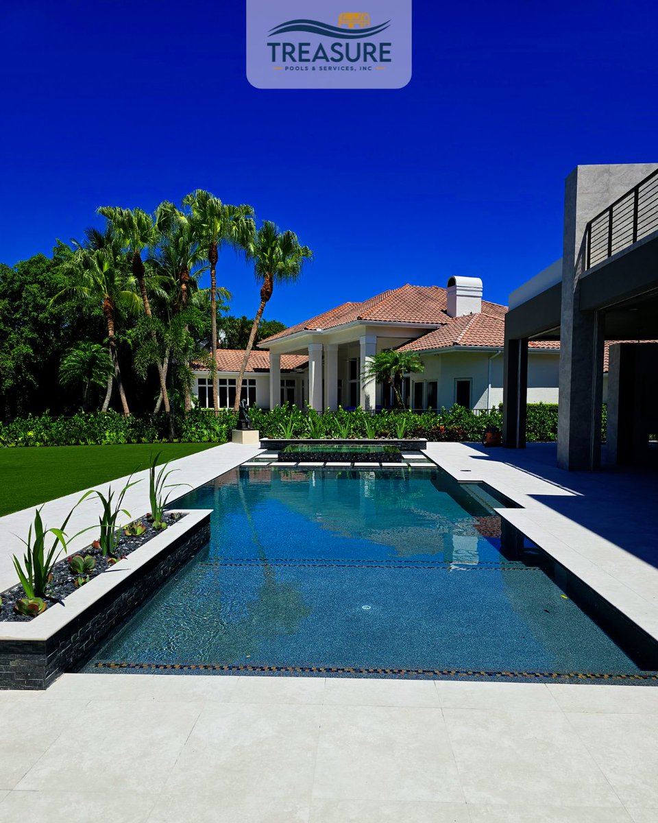 CraigPools's tweet image. A stunning view of this custom pool featuring a raised spa, stepping stones crossing the water, and a planter that adds the perfect touch of greenery.
#SwimmingPoolDesigns #PoolConstruction #LuxurySwimmingPools #PoolBuilder #PalmBeachGardensPoolBuilder
