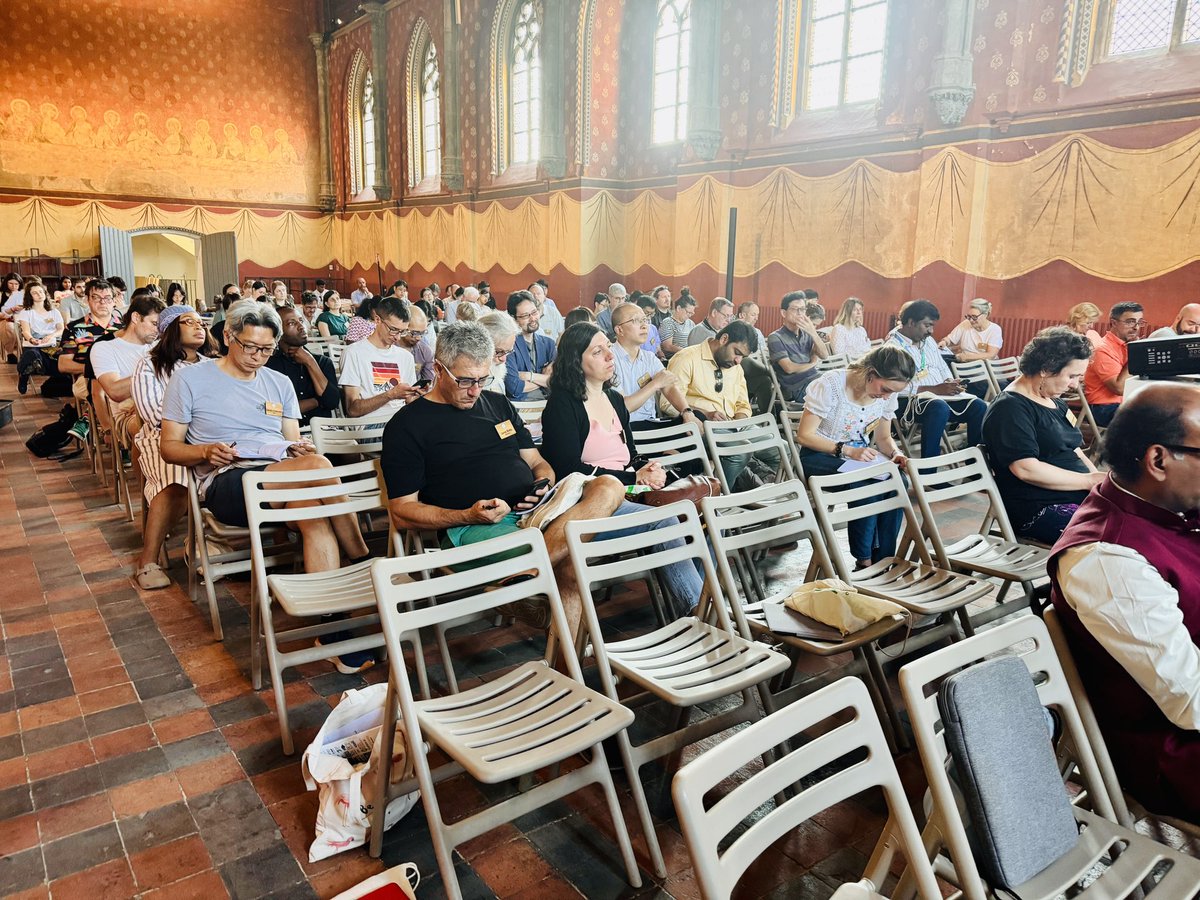 What a fantastic session on "Temperature sensing in plants" this morning at #ICAR2025! 🌱🌡️

Grateful to all the amazing speakers and engaged audience for making it a great success. Exciting science, vibrant discussion, and lots of inspiration!
#ClimateResilience
#PlantBiology
