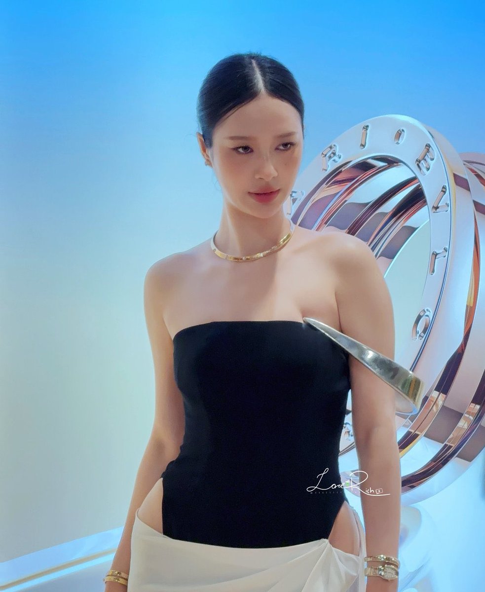 priminda's tweet photo. HER DUALITY 🫠 

MILK BVLGARI AURA

#BvlgariCentralChidlom
#BvlgariThailand
#MilkPansa #mimiv 
@panlyyy 

🌷🍭🌸💐💖💘                              ⛓ 🖤🎱💥🔪 ✖️
✨💓🌸💕💘✨                              🕸⛓🔪⚔️💣🖤
💞🍬🌈🍭🌺💖🩷                          🔥🎱💥🗡🔪⛓ https://t.co/NkqxG93IL7