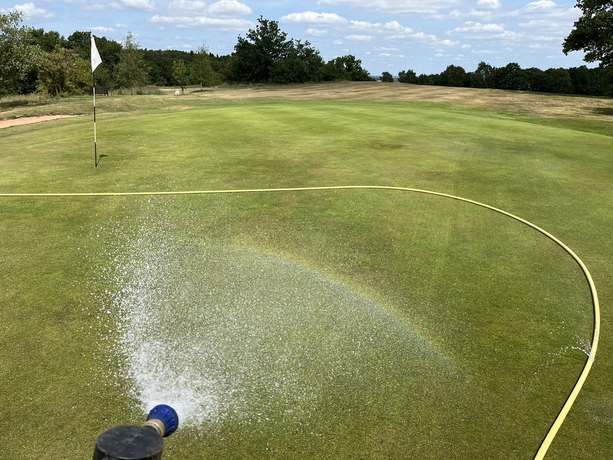 Great shift from the team this week with early starts to beat the heat, aeration to greens,bunker detail work, divoting, hand watering, sprinkler repairs etc as well as all the usual mowing practices. 👏 ⛳️