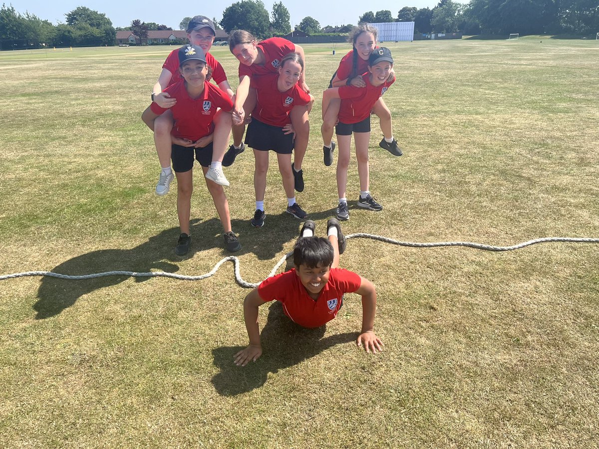 Longsands spirit was high yesterday at the U13 mixed cricket tournament. Very proud of the way these students conducted themselves #sandsPE
