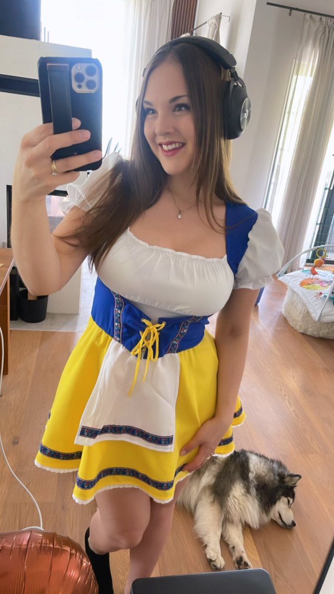 LIVE!!!! Midsummer stream 🥰🇸🇪

I’m also streaming tomorrow!
twitch.tv/gabbie
