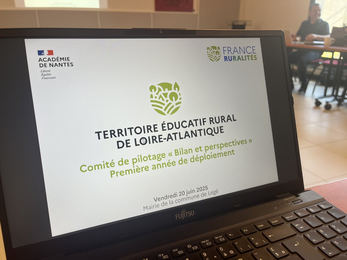 DSDEN44's tweet photo. Ce matin, COPIL du territoire éducatif rural avec élus, acteurs de l’école et SG @Prefet44

✅ Dynamique autour des arts, culture, sport &amp; développement durable

✅ Des partenariats futurs autour de la parentalité, petite enfance, monde éco  &amp; ambition scolaire👌
#FranceRuralités https://t.co/wqTvQWEKCQ