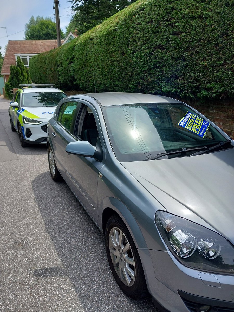 #Team1 on proactive patrol sighted this vehicle in poor repair in #Westerham today. Checks show driver is #Disqualified &amp; #NoInsurance. Vehicle #Seized &amp; a long walk back for driver. ^SK