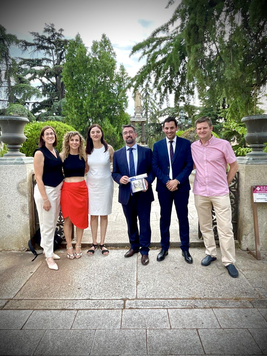 Juan José Pastor (@egoerosu) on Twitter photo El martes 17 de junio recibí del <a href="/gobjccm/">Gobierno de Castilla-La Mancha</a> el Premio a la Investigación e Innovación en Artes y Humanidades. Me siento abrumado: no puedo recibir mayor reconocimiento profesional dentro de mi región. Gracias a <a href="/GardeJulian/">Julian Garde</a> <a href="/RCuevasCLM/">Ricardo Cuevas</a> y a <a href="/facueducacioncr/">FacultadEducaciónCR</a> por su apoyo constante. El martes 17 de junio recibí del <a href="/gobjccm/">Gobierno de Castilla-La Mancha</a> el Premio a la Investigación e Innovación en Artes y Humanidades. Me siento abrumado: no puedo recibir mayor reconocimiento profesional dentro de mi región. Gracias a <a href="/GardeJulian/">Julian Garde</a> <a href="/RCuevasCLM/">Ricardo Cuevas</a> y a <a href="/facueducacioncr/">FacultadEducaciónCR</a> por su apoyo constante.