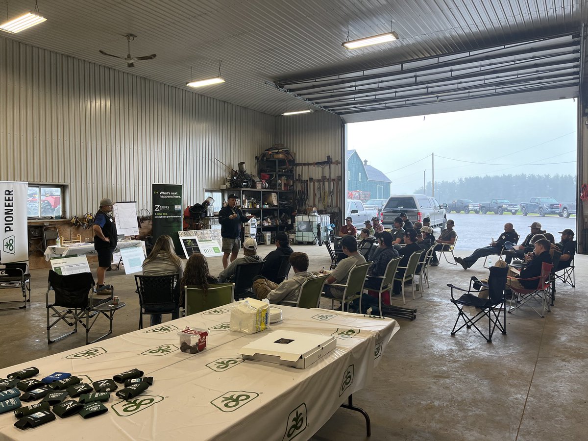 Cheech_Cheech's tweet image. SoyShare meeting last night in Mt Albert area. Lots of great content covering principles of crop protection, soil fertility and early stand assessments and management considerations. GREAT group!! @PioneerSeedsCA Thanks @williakd & Marc Maisonneuve for your expertise!