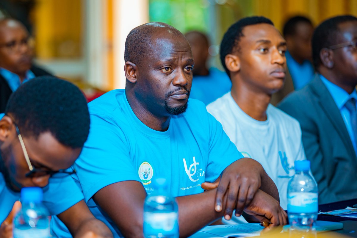 Unity_MemoryRw's tweet image. Mu kiganiro nyunguranabitekerezo ku &quot;ruhare rw&apos;amashuri makuru na kaminuza mu kwimakaza Ubumwe n&apos;Ubudaheranwa, gukumira no kurwanya ingengabitekerezo ya jenoside&quot;, Umunyamabanga Uhoraho @Emahoro1 yashimye uruhare rw&apos;urubyiruko ruri mu mashuri mu guteza imbere Ndi Umunyarwanda,…