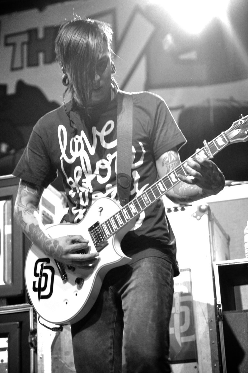 hourly tony perry 🐢 (@hourlytony) on Twitter photo 