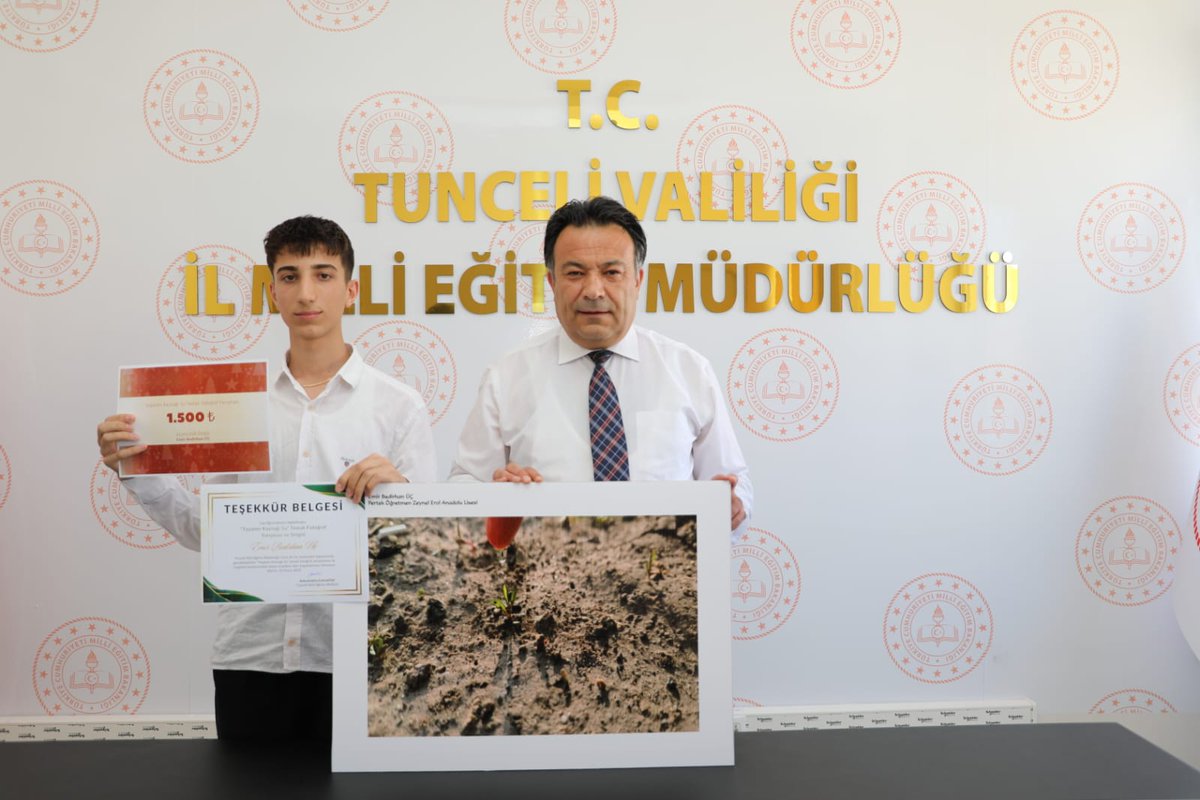 İl Müdürümüz Sn. <a href="/BahameddinK/">Bahameddin KARAKÖSE</a> "Bu fotoğrafları çekebilmeniz sizlerin yeteneklerinin farkında, hayal gücü yüksek ve güçlü yönlerini doğru yerlerde kullanabilen gençler olduğunuzu göstermektedir, sizleri tebrik ediyorum."

<a href="/tcmeb/">Millî Eğitim Bakanlığı</a> <a href="/Yusuf__Tekin/">Yusuf Tekin</a> <a href="/TunceliValiligi/">T.C.Tunceli Valiliği</a> <a href="/sefikaygol/">Şefik AYGÖL</a>