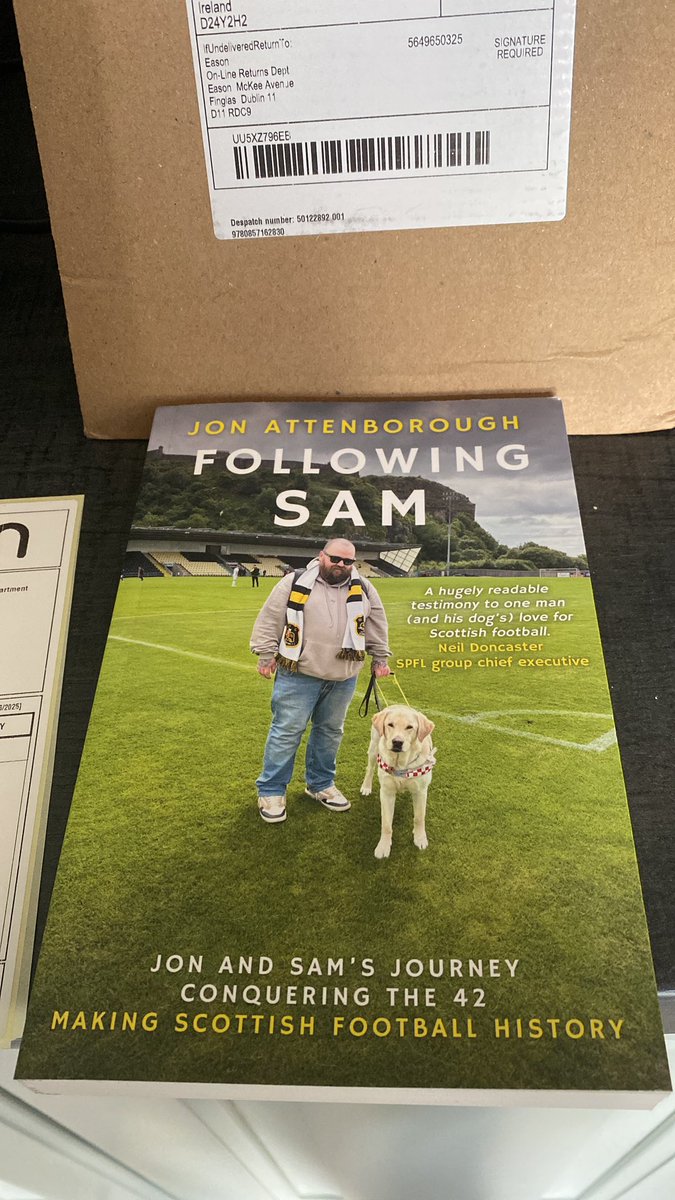 Freewheeler12's tweet image. Delighted to get this in the post @JonAttenborough @Vision_Irl and we look forward to meeting Jon soon @tallaghtstadium for our @ShamrockRovers Audio Descriptive Commentary initiative 🎧⚽️☘️ #followingsam