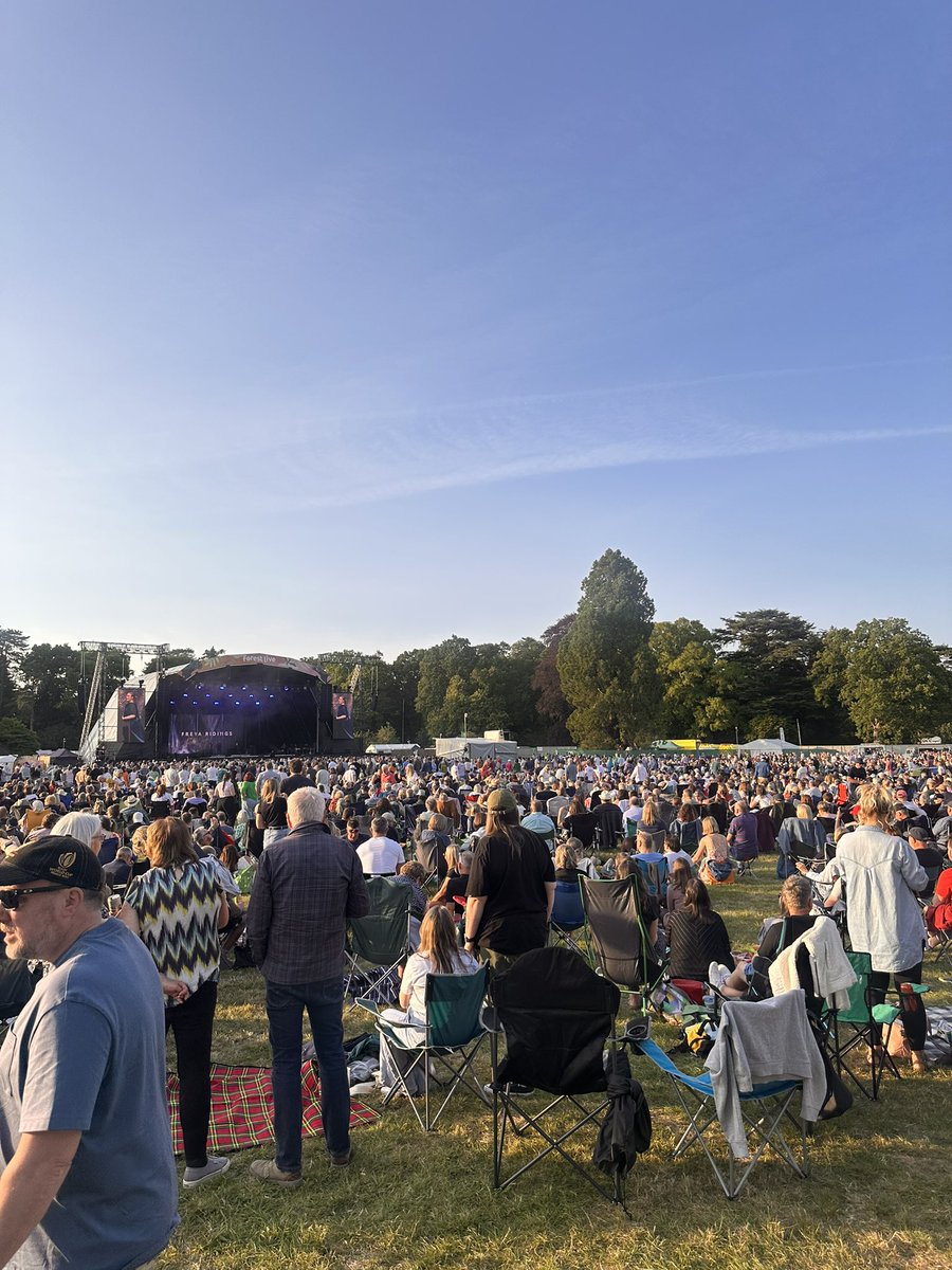 LukeGrinstead's tweet image. My favourite time of the year is back. Very pleased to once again be supporting large scale event medical delivery! May the sun keep shining! ☀️🕶️