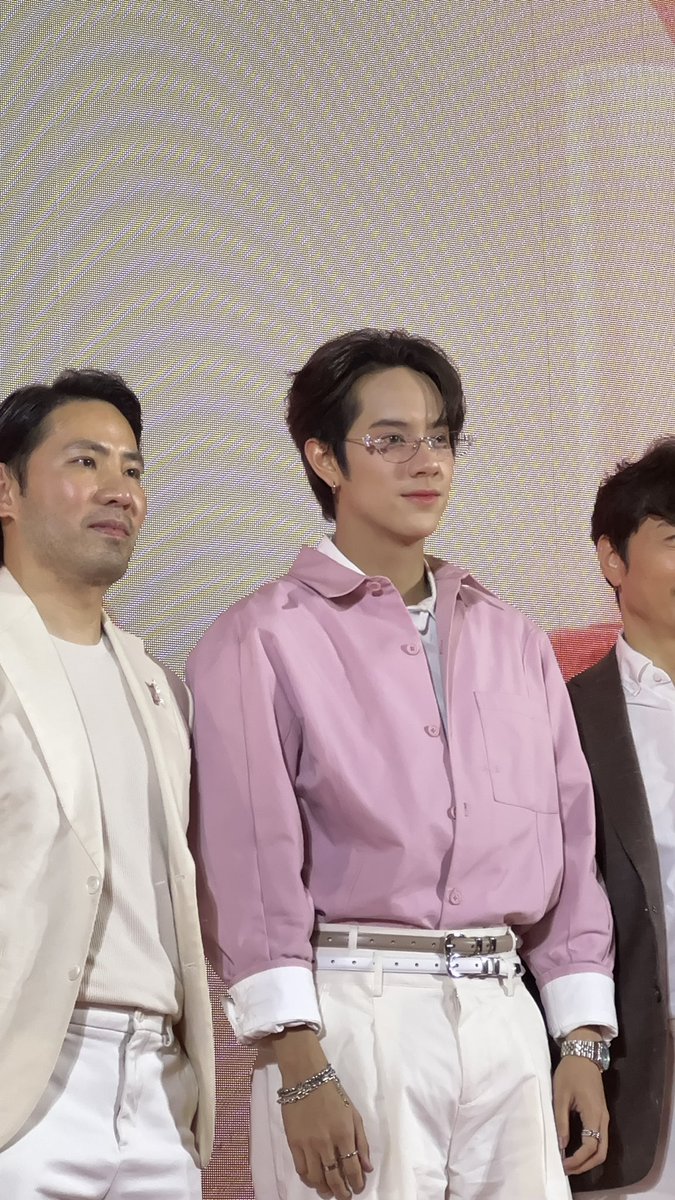 เปิดตัว Presenterสุดหล่อของLaneige💖

NANON LANEIGE BOUNCY 
#LANEIGExNANON
#LaneigeBouncyMomentwithNanon
#mynameisnanon #nanon_korapat
#centralwOrld