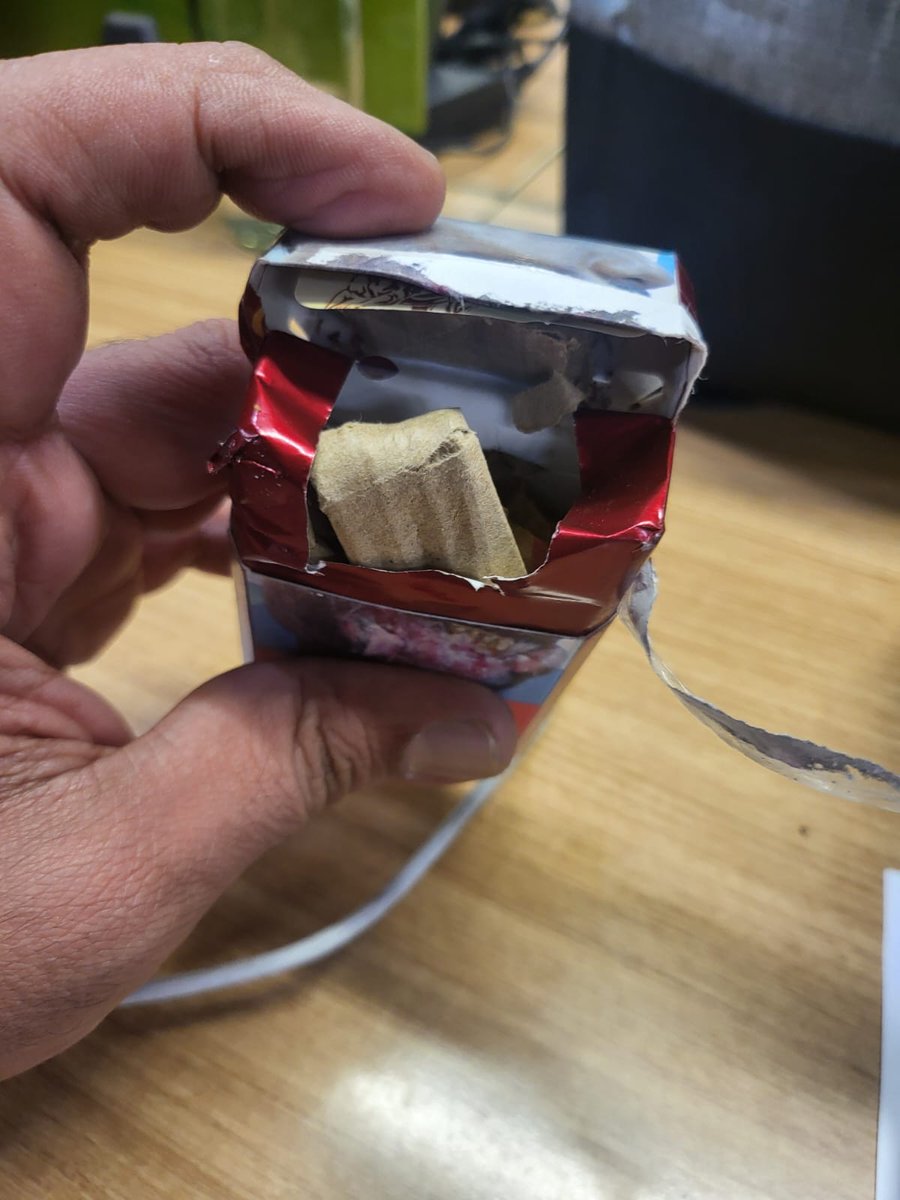 abhaygera's tweet photo. @ZeptoNow @aadit_palicha hv seen mutiple wrng doings by Zepto bt ths one beats everything. hw beautifully a ciggrte box was packed again with full of cardboard pieces inside,raised to ur cx team and no respnse like always. great going for the IPO. chk out the pics n the video https://t.co/THnPmsi4FB