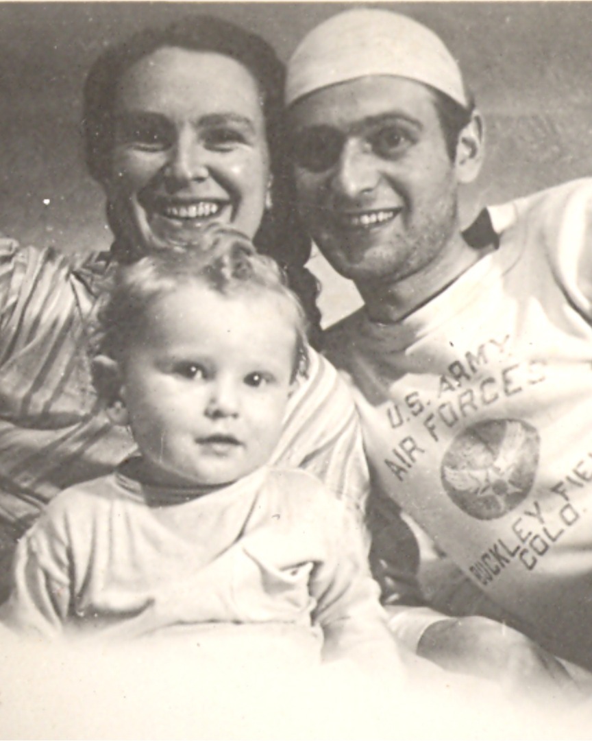 FLHolocaustMus's tweet image. On World Refugee Day, we honor the resilience of those forced to rebuild their lives after unimaginable loss.
This black-and-white photograph shows the Quittner family— Magda, Mickey, and their son George — smiling at the Wasseralfingen Displaced Persons Camp in Germany in…