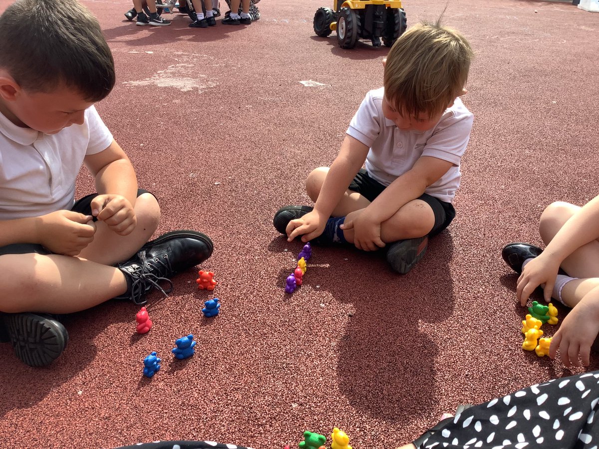 HasNursery's tweet image. We have been sharing amounts fairly in #MagicMaths 

#EYFS