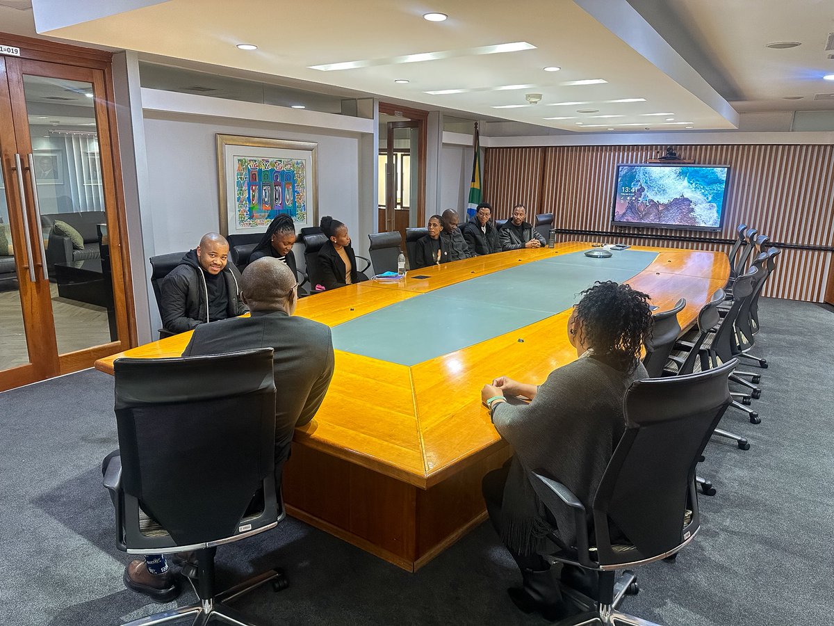 Today, I had the opportunity to meet the new @commsza interns. Bringing them into the DCDT speaks not only to our mission to empower young people, but more importantly to the need for fresh energy and new ideas in a sector that demands constant innovation.