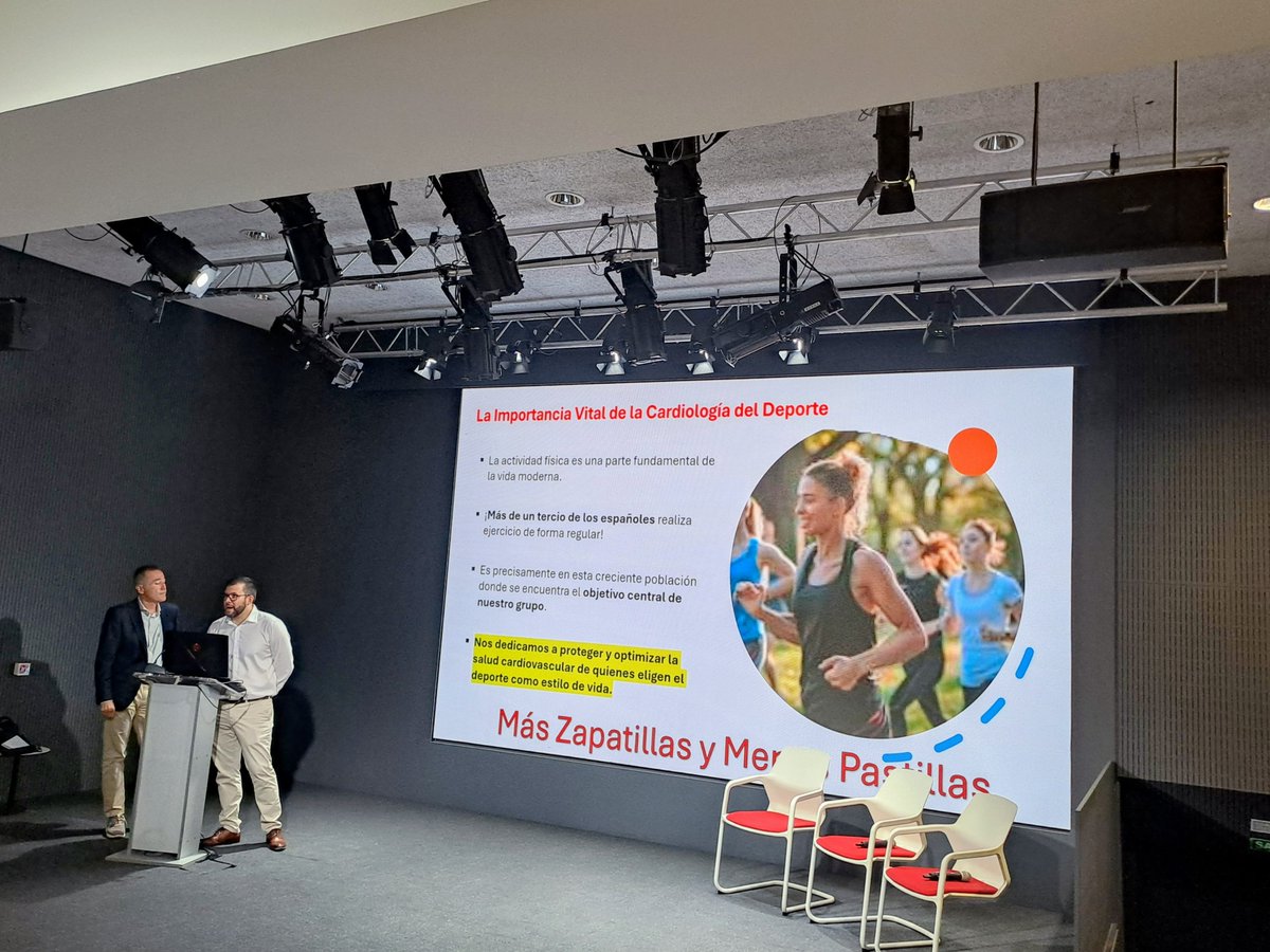 🏃‍♂️🫀 ¡Aforo completo hoy en el #CursosCasaCorazón sobre cardiología del deporte! 

Profesionales de toda España debaten desde ECGs hasta buceo seguro, pasando por screening, ergoespirometría o entrenamiento hipobárico.

💕Muchas gracias a los asistentes y ponentes.

Infórmate de