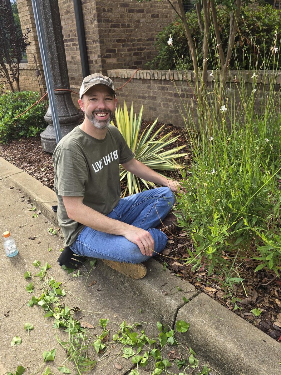 Our Tuscaloosa team rolled up their sleeves for United Way's Day of Action (Part Two), transforming the outdoor spaces at Caring Days Adult Day Care.Thank you to all who volunteered for this annual event!