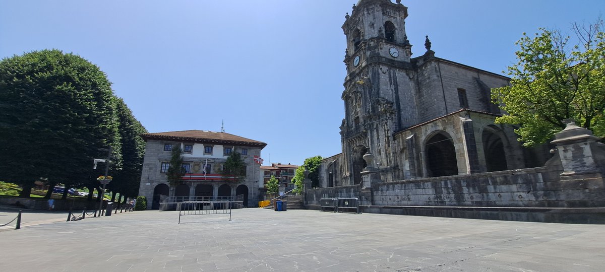 #Andoain Oju Que Calor 🥵🥵

Todos los Termometros de Andoain superan los 31º y la humedad 50/60%