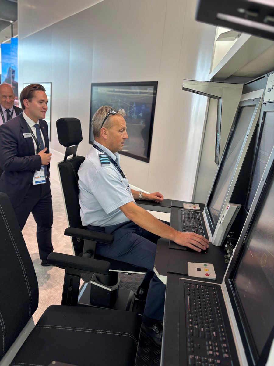 Major General Aviator De Decker represented our Belgian Air Force at the Paris Air Show (June 16–18). A strategic presence focused on the future of air power. ✈️
