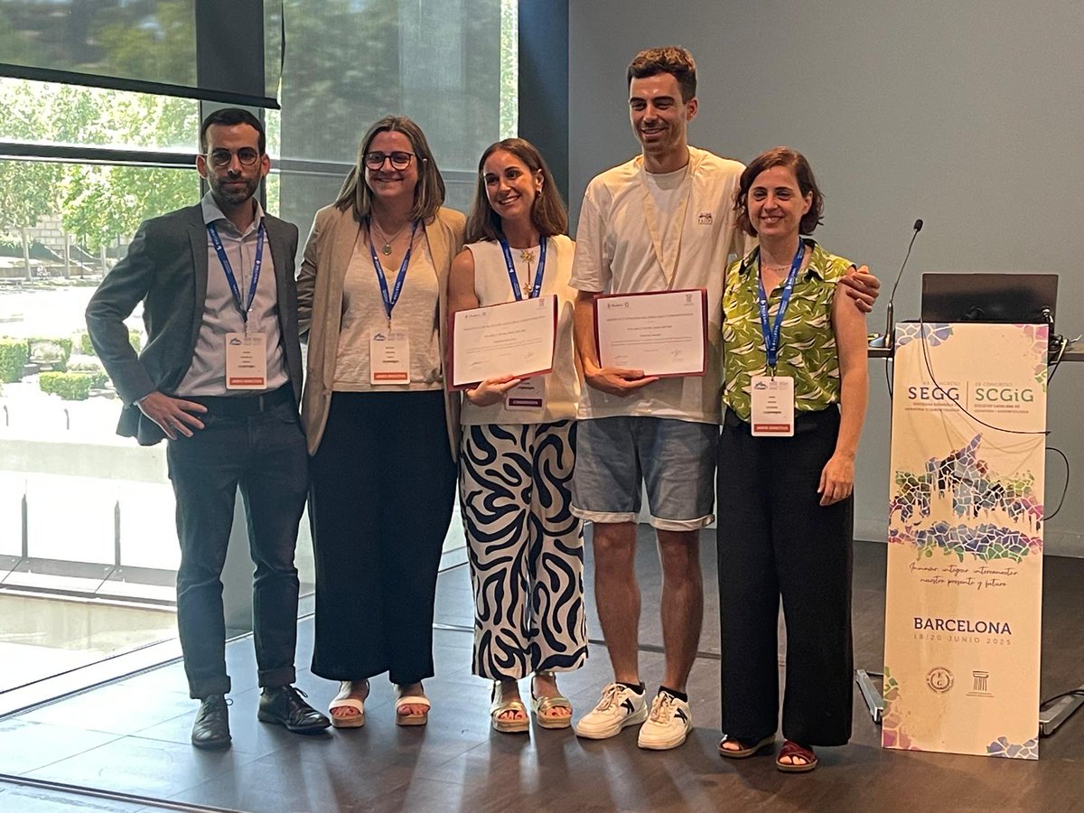 Geriatria | Hospital del Mar (@geriatriamar) on Twitter photo 🏆 Avui s'han entregat les beques Vicenç Mercadé <a href="/SCGiG/">SCGiG</a> per assistir al congrés europeu de Geriatria <a href="/EuGMSSociety/">EuGMS - European Geriatric Medicine Society</a> al setembre de 2025. Dues de les tres beques han estat entregades a R4 de <a href="/GeriatriaMar/">Geriatria | Hospital del Mar</a>:
👩🏽⚕️ Dra Anna Ibañez <a href="/Anna_I_P/">Anna🌊</a>
👨🏽⚕️ Dr Enric Prats <a href="/ic_Enr/">Enric Prats Bacardit</a>.
Enhorabona! 🥳 🏆 Avui s'han entregat les beques Vicenç Mercadé <a href="/SCGiG/">SCGiG</a> per assistir al congrés europeu de Geriatria <a href="/EuGMSSociety/">EuGMS - European Geriatric Medicine Society</a> al setembre de 2025. Dues de les tres beques han estat entregades a R4 de <a href="/GeriatriaMar/">Geriatria | Hospital del Mar</a>:
👩🏽⚕️ Dra Anna Ibañez <a href="/Anna_I_P/">Anna🌊</a>
👨🏽⚕️ Dr Enric Prats <a href="/ic_Enr/">Enric Prats Bacardit</a>.
Enhorabona! 🥳