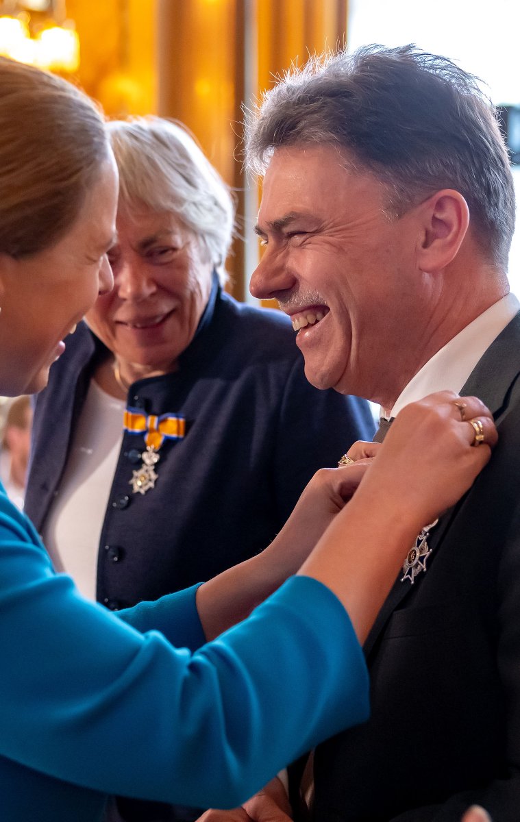 Ken je iemand die zich al jaren met hart en ziel inzet voor de samenleving? Geef deze Rotterdammer dan op voor een Koninklijke onderscheiding! 👑

Aanmelden kan nog tot 1 juli 2025.

📅 Meer info en aanmelden: rotterdam.nl/koninklijke-on…