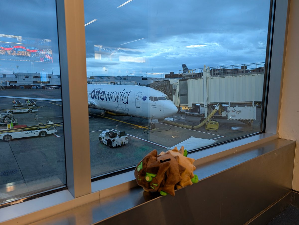 SpacePandie's tweet image. #Pichilive Oregon mite checking in. On their way to Offkai for round two with the amazing V-dere girls and my oshi Mozumi Pichi.