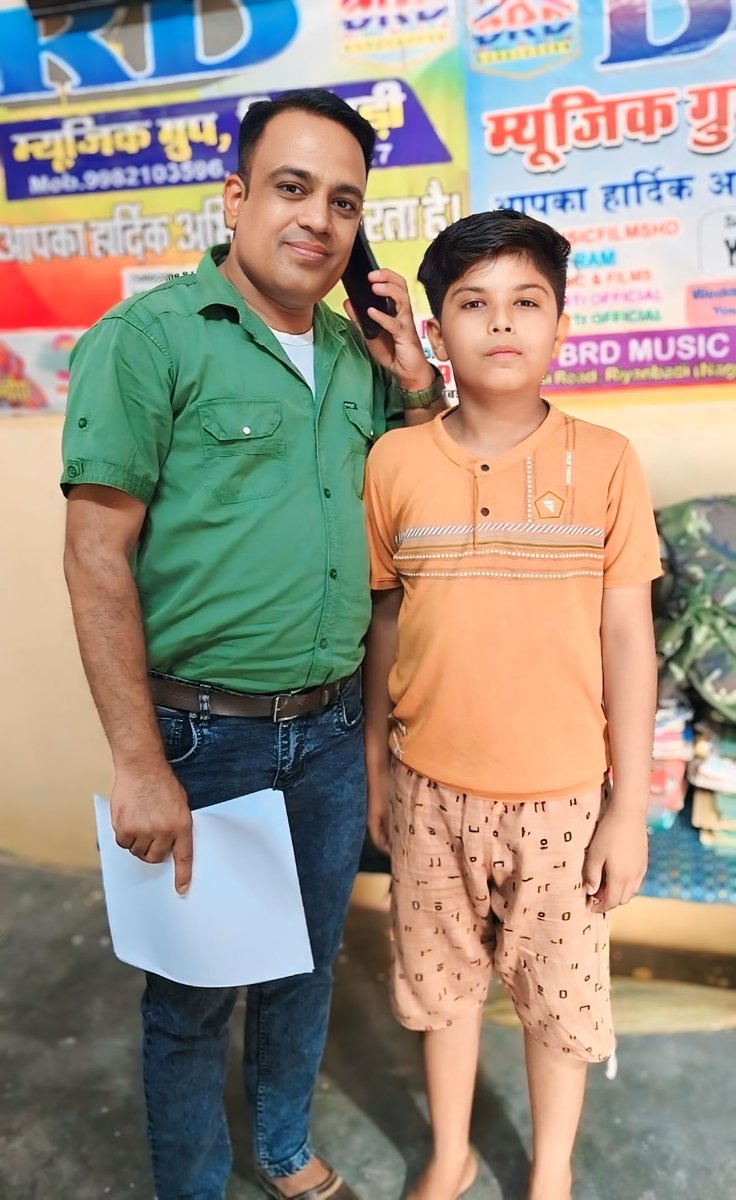 ✨ 𝐀𝐉𝐌𝐄𝐑𝐀 - @रिंयाबड़ी ( नागौर ) #विष्णु_भाई_इंदौरा के स्टूडियो पर नन्हे प्रशंसक से आत्मीय मुलाकात….9610805653