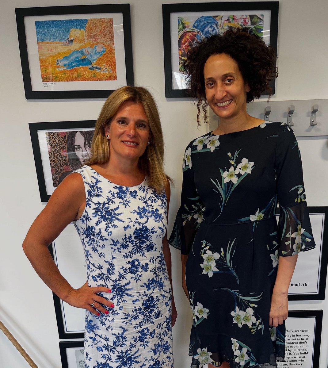 ellen_roome's tweet image. Just had the pleasure of meeting @Miss_Snuffy Headteacher at Michaela Community School, viewing this amazing school and also discussing the complete ban of phones they have at their school. Well done!